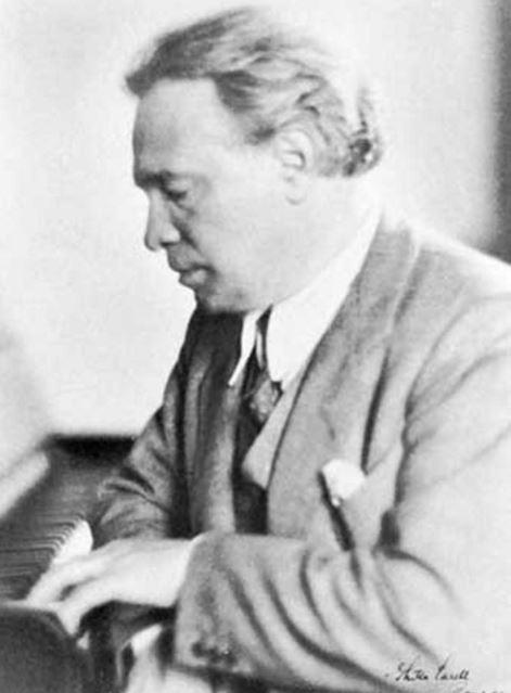 Foto Respighi (Miniatura 471x639 px)