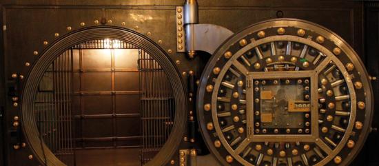 porta blindata di un caveau (Miniatura 219x96 px)
