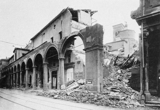 Teatro del corso dopo il bombardamento del 1944 (Miniatura 219x150 px)