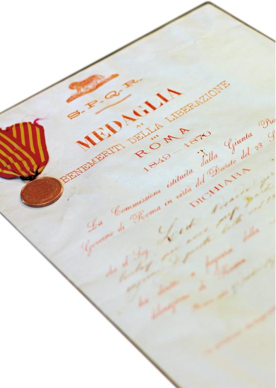 Diploma con medaglia (Miniatura 218x308 px)