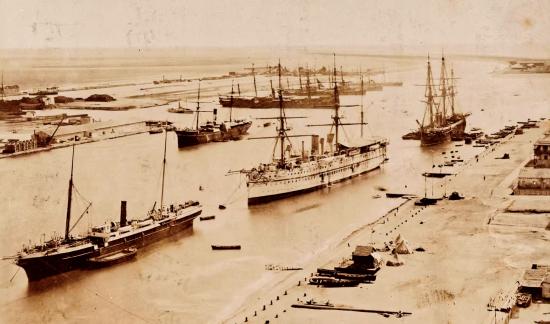 Navi nel Canale di Suez (Miniatura 219x129 px)
